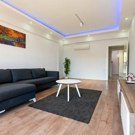 Modern Flat Near Public Transportation In Kemer * Анталья