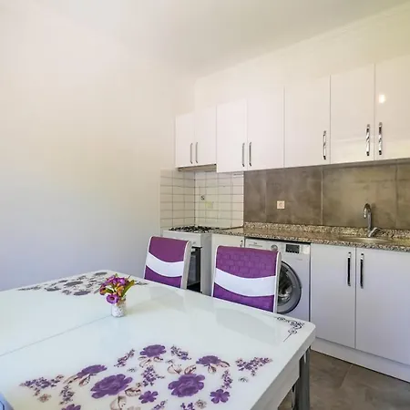 Апартаменты Modern Flat Near Public Transportation In Kemer *